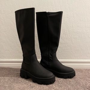 ASOS DESIGN Carla chunky flat boots in black